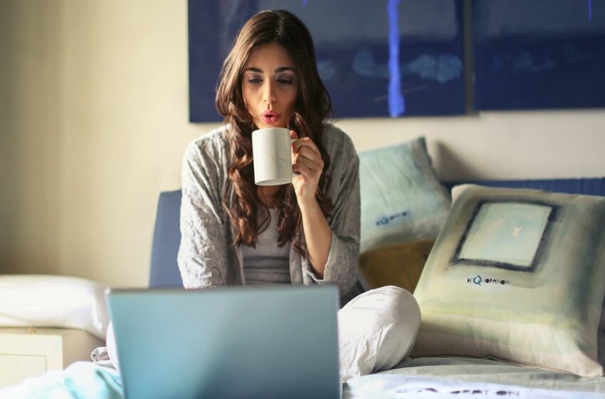  The Pros and Cons of Working from Home